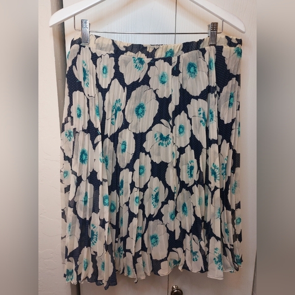 Maison Jules Pleated Sheer Overlay Floral Skirt Size XL Office Boho Flirty - Picture 9 of 9